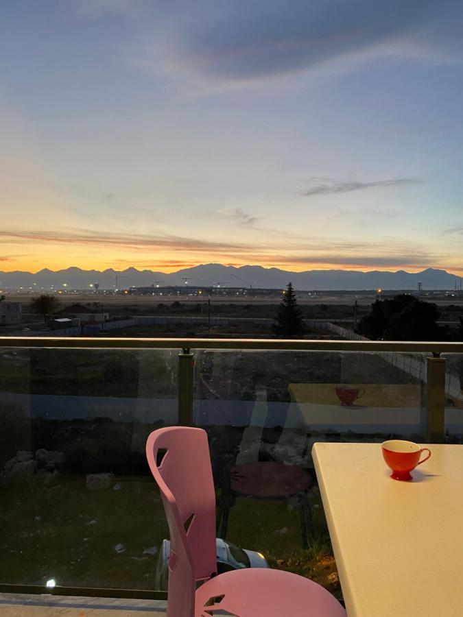 Lux 1+1 Airport View Apartament *